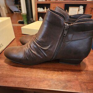 Kim Rogers boots Sz 11